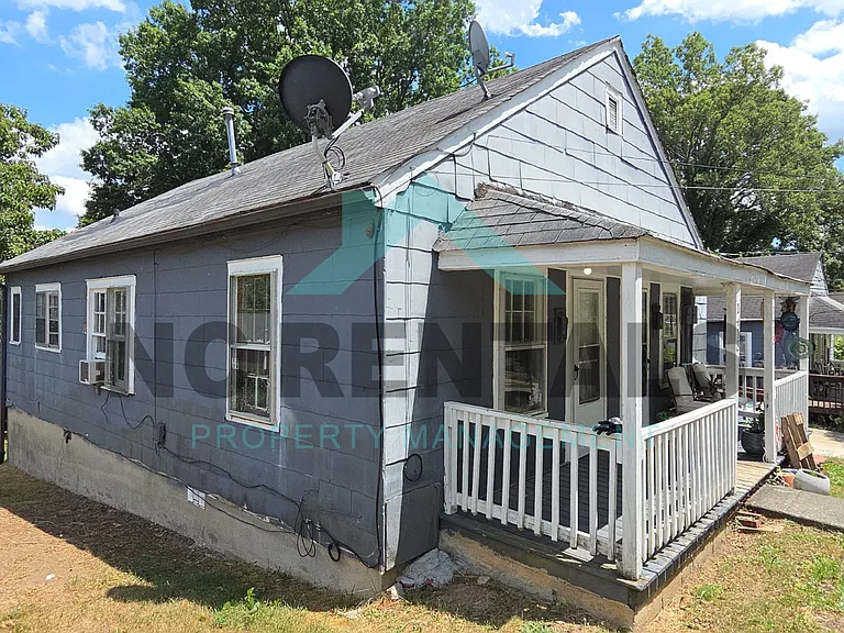 1415 Underwood Ave — Photo 20