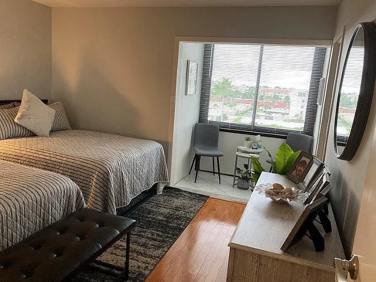 1055 W Peppertree Dr #501 — Photo 14