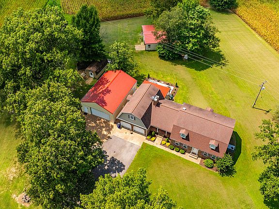 3rd image of 382 Lynn Point Rd