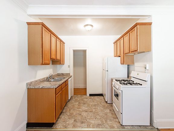 3rd image of 3247 Lyndale Ave S APT 206