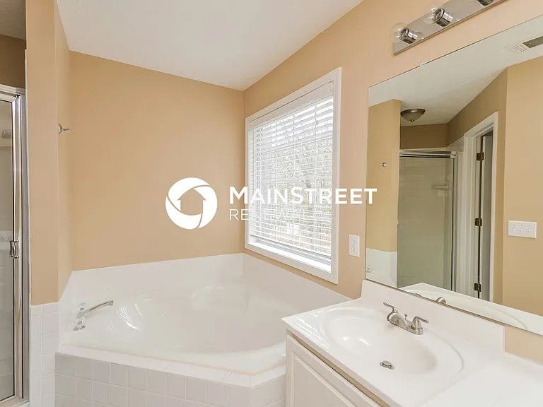 125 Lanella Pkwy — Photo 10
