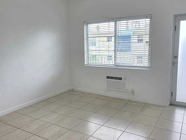 1101 Euclid Ave #14 — Photo 6