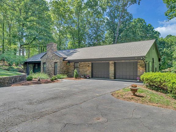 4th image of 5027 Hunting Hills Dr