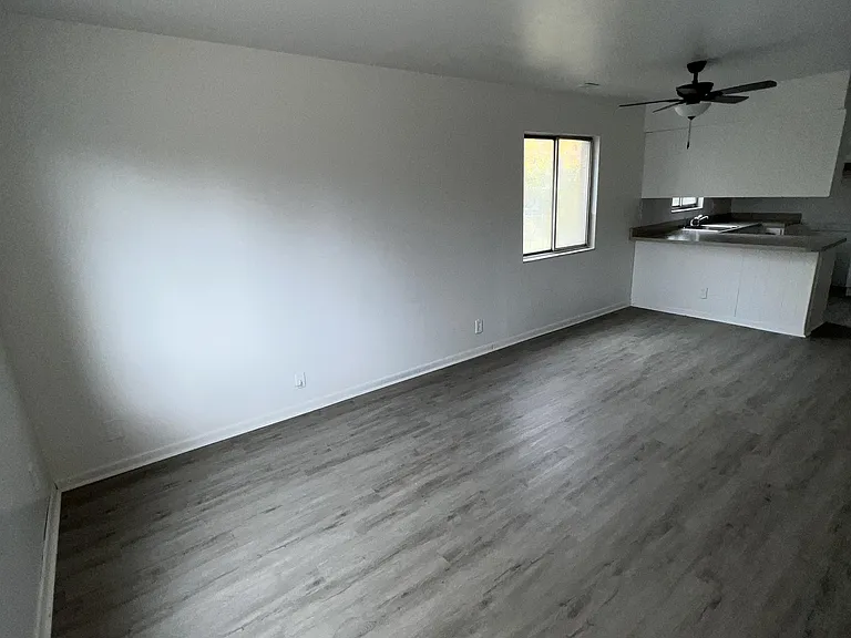 1067 Salem Ave — Photo 3
