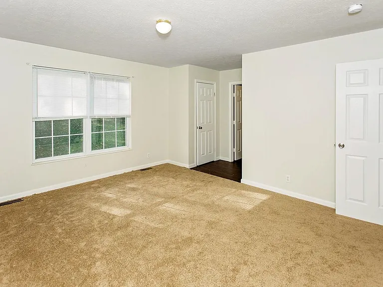 5695 Victoryview Ln — Photo 17