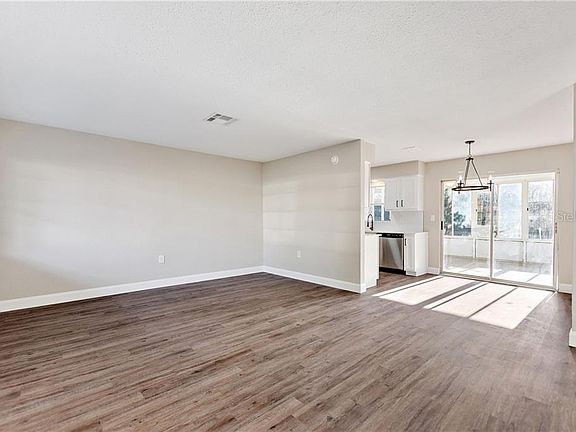 2nd image of 49 S Columbus St