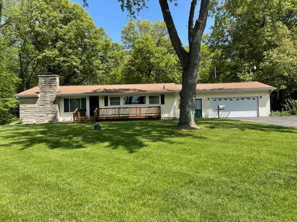 257 106th Ave, Plainwell, MI 49080