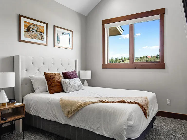 Second bedroom
