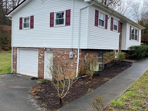 3rd image of 1010 Choctaw Dr