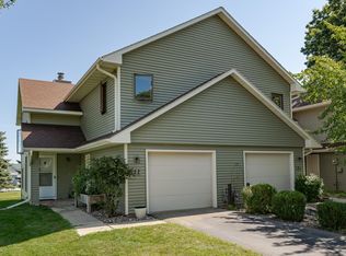 22 Elton Ridge Ct NW, Rochester, MN 55901