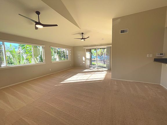 Great room (25x20 with 13 ft vaulted ceiling)
