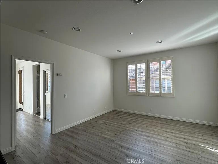 611 McKenna St — Photo 9