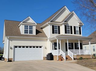 650 Broadmoor Ct, Grimesland, NC 27837