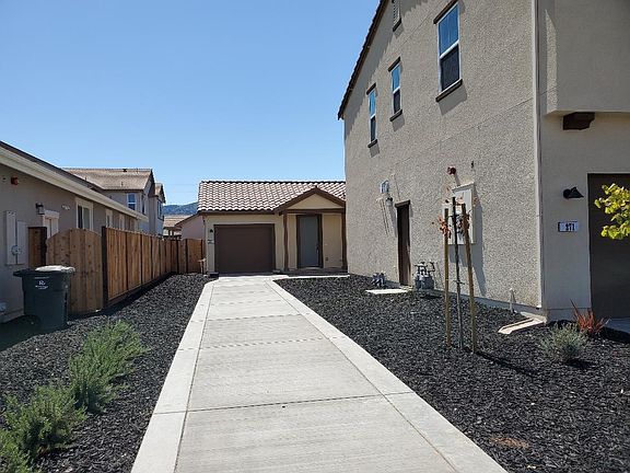 3rd image of 271 Copperleaf Ln