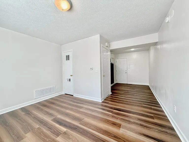 2608 N Avery St #29 — Photo 7