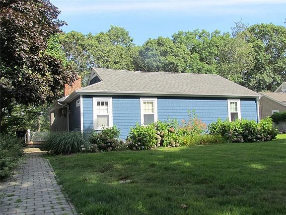 4th image of 60 Newtown Ave