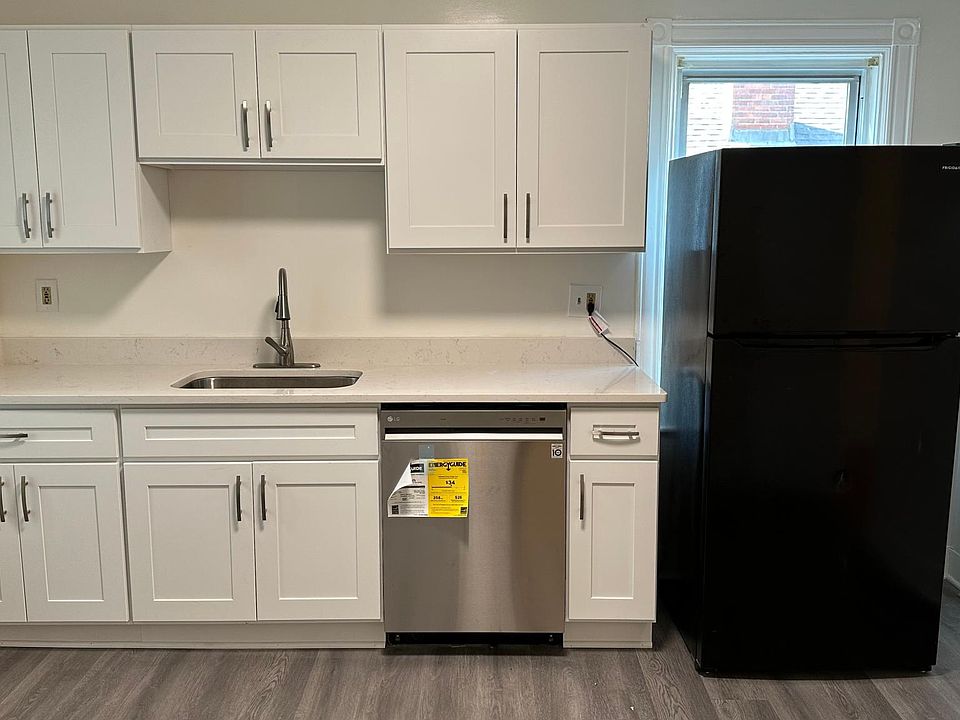 1st image of 137 Thomas Burgin Pkwy APT 2
