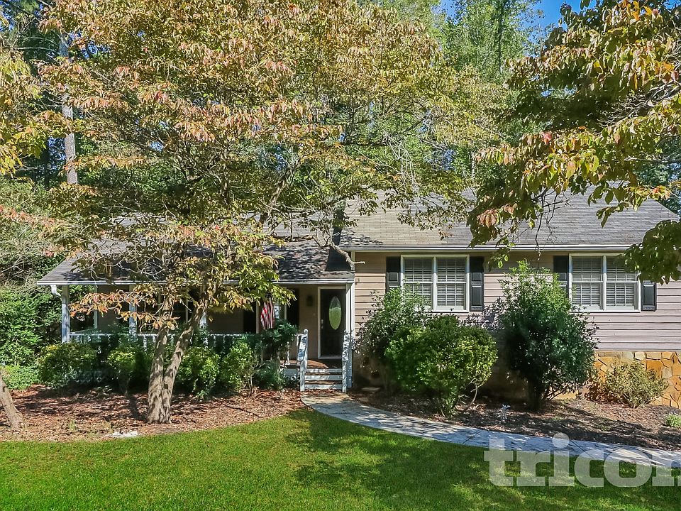 1st image of 145 Victoria Sta