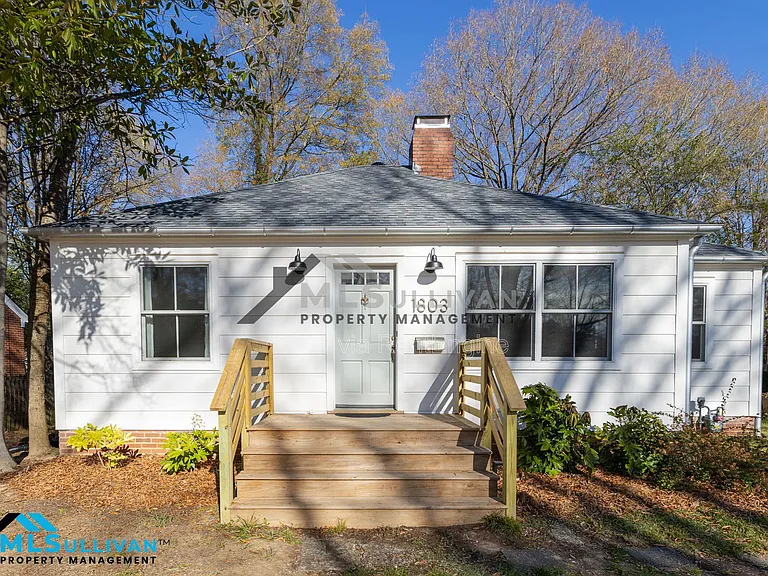1803 Hillcrest Dr — Photo 1