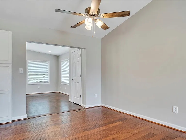 1905 Summerfield Dr — Photo 11