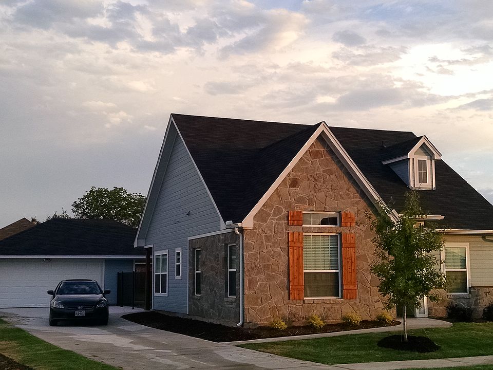 1st image of 528 Heritage Trl
