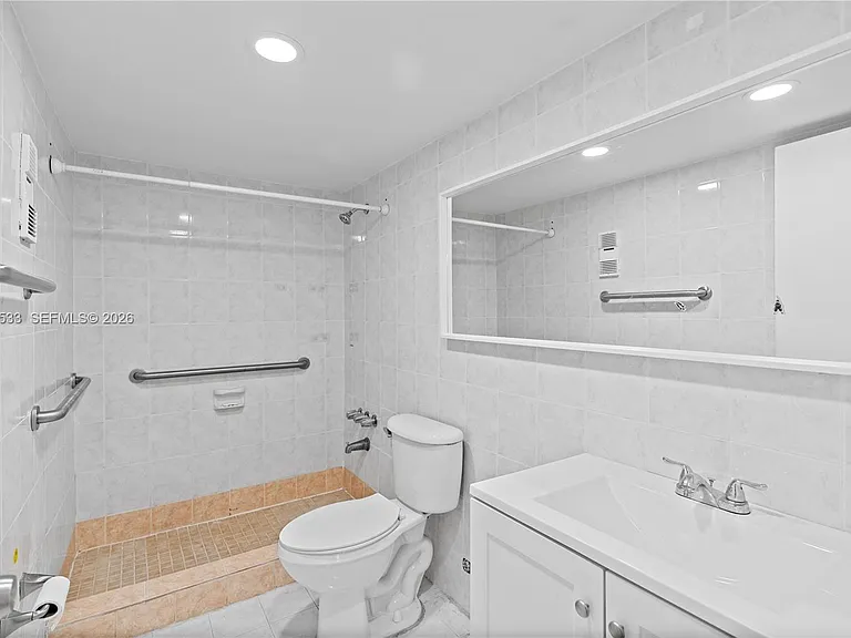 8501 NW 8th St #106 — Photo 20
