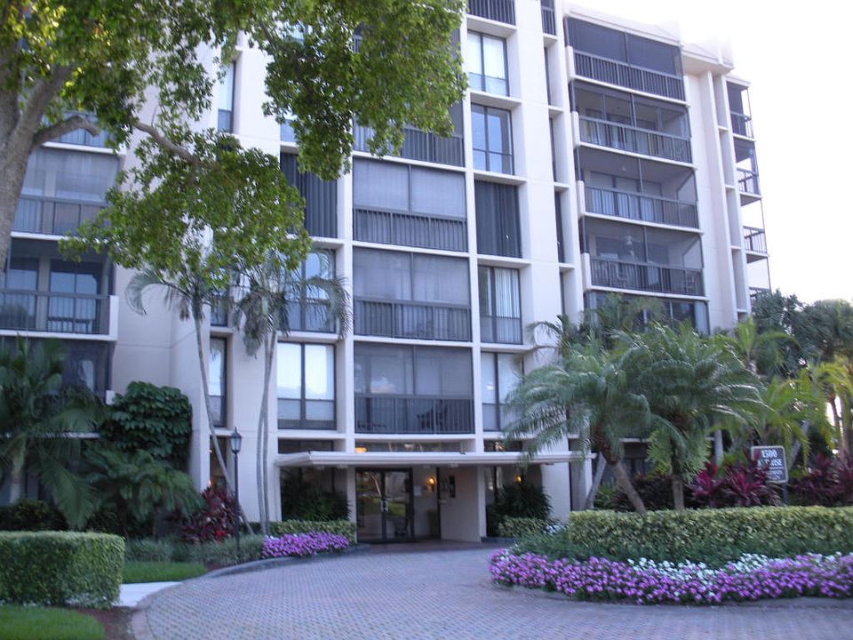 Home For Sale In Boca West