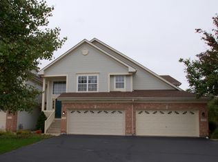 335 Emerald Ln, Algonquin, IL 60102