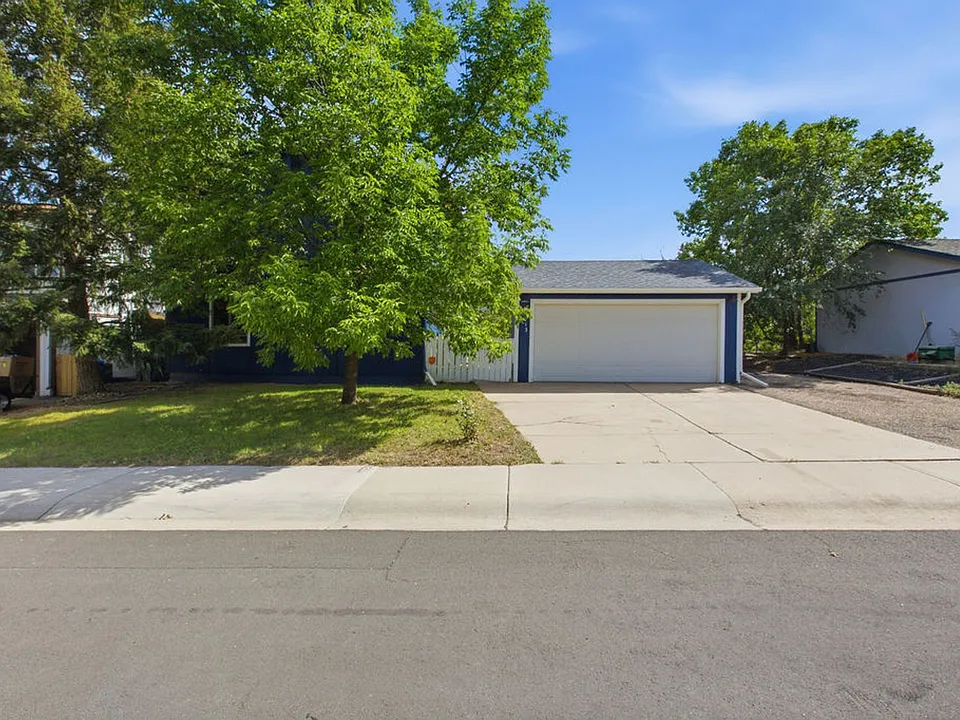 2013 Devonshire Dr