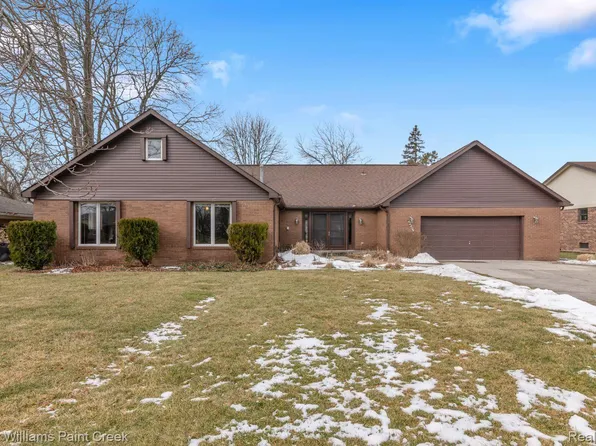 42209 Jo Ed Dr, Sterling Heights, MI 48314