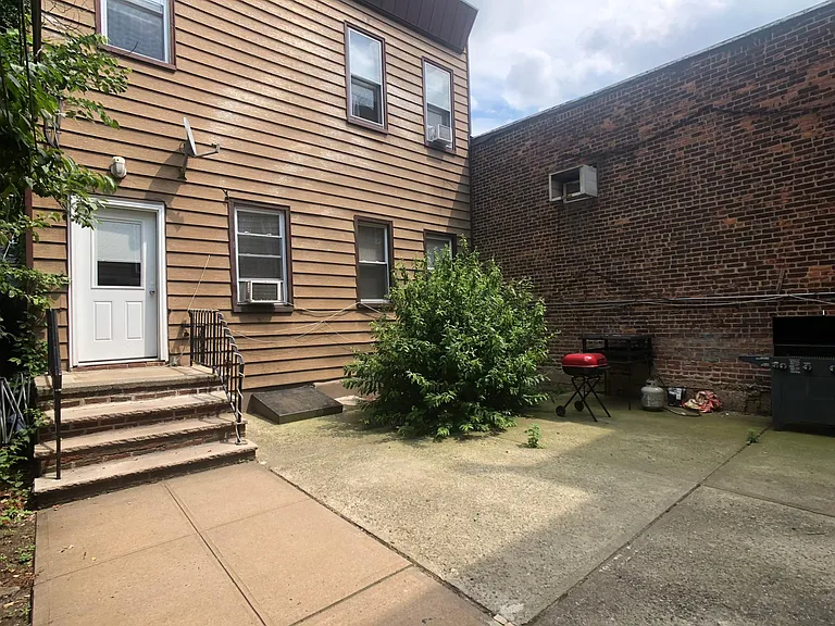 607 Adams St #4 — Photo 17