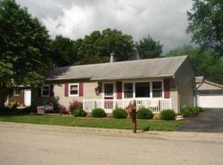 16 Lynwood Dr, Morris, IL