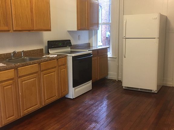 5th image of 622 E Chestnut St #1
