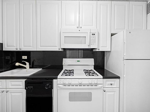 5th image of 230 E 15th St APT 8L