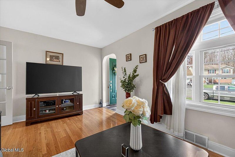 5th image of 1006 Riggi Avenue