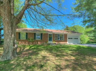 335 Rolling Hills Dr, Christiansburg, VA 24073