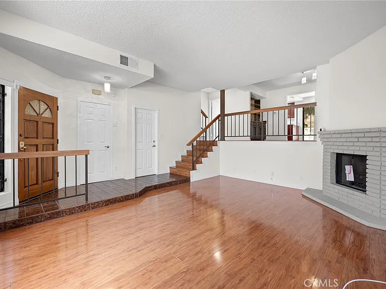 7100 Balboa Blvd #803 — Photo 5