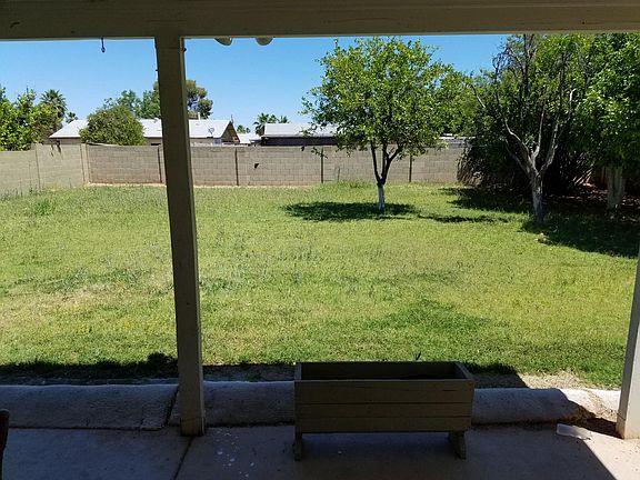 5th image of 456 E 10th Dr