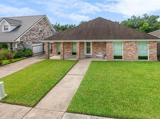 2429 Daniel Dr, Violet, LA 70092