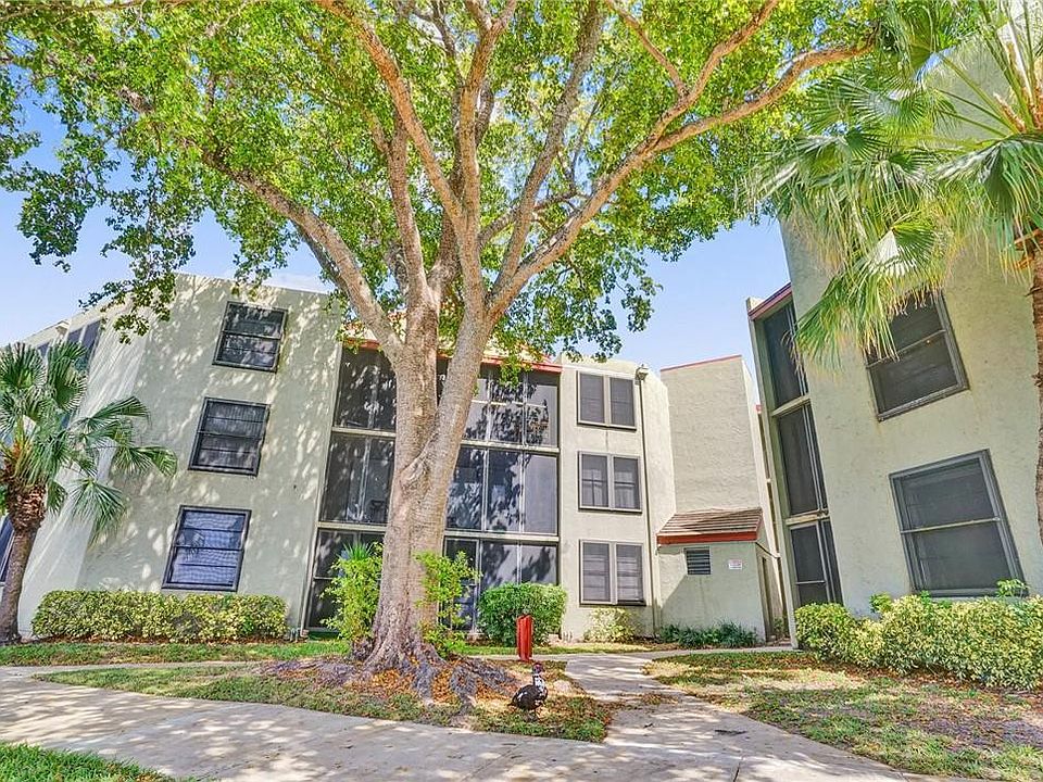 1st image of 212 Lake Pointe Drive #109