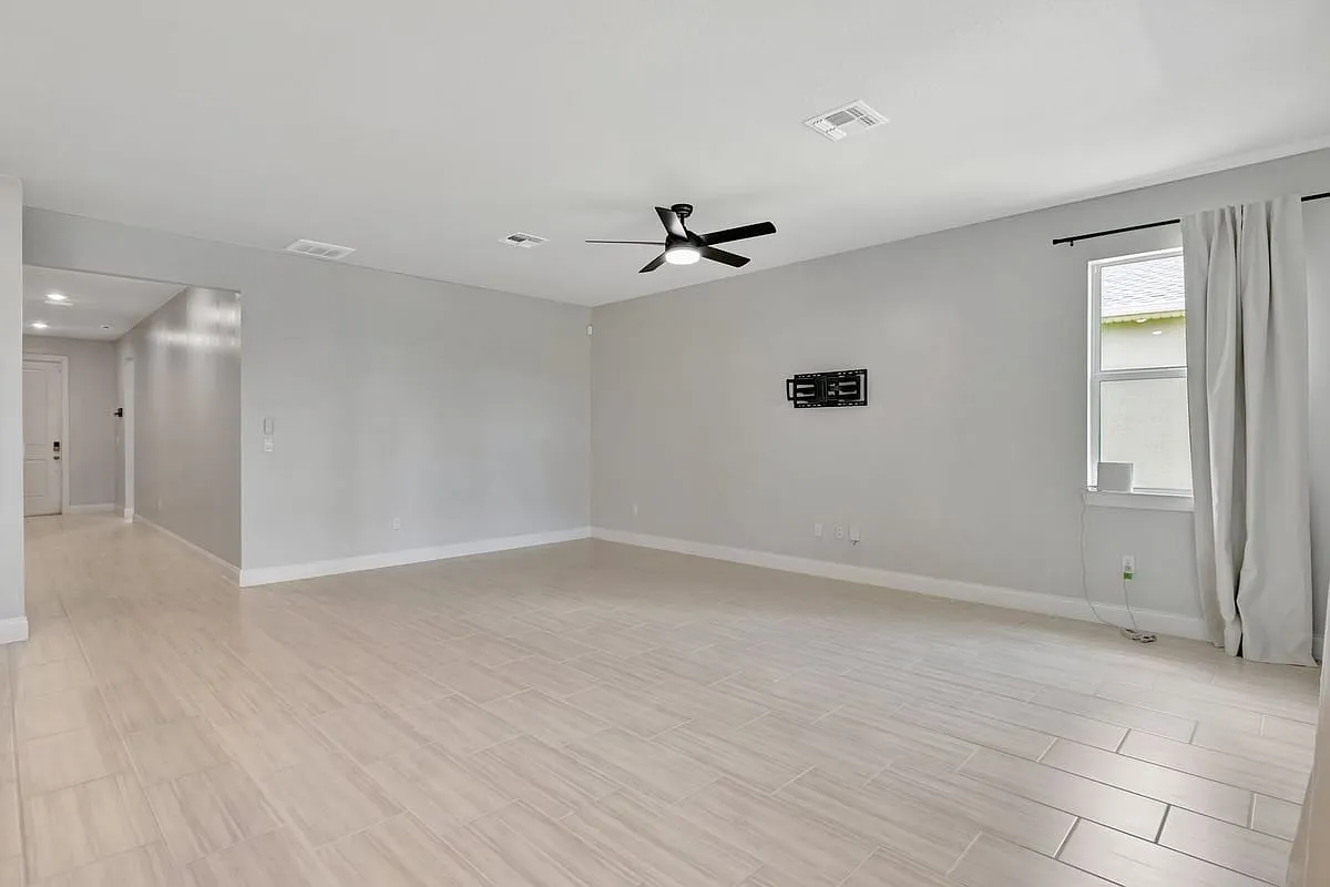 8606 Dahlia Circle — Photo 1