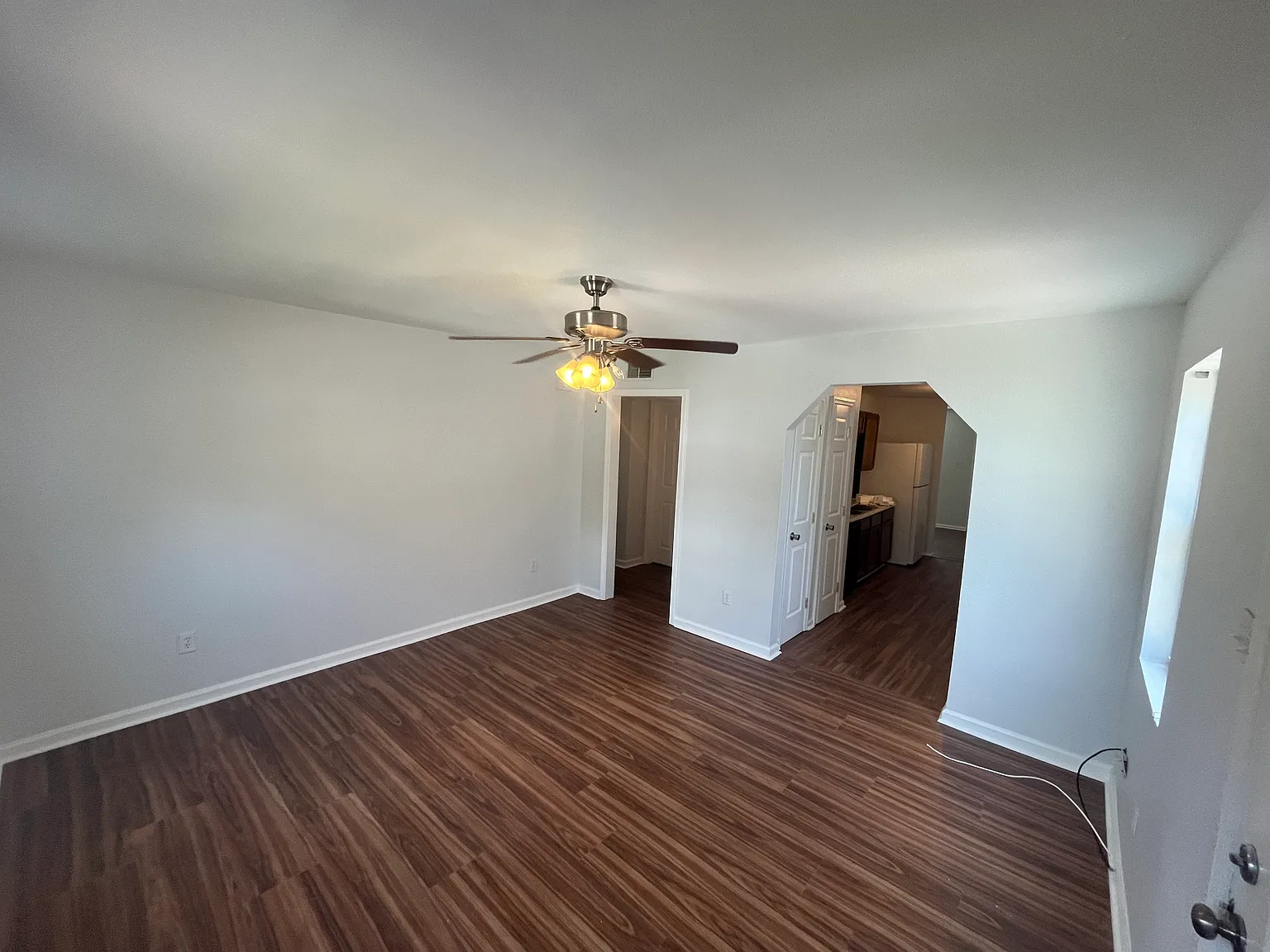 3 bed, 1200 sqft, $1,700 — Photo 2