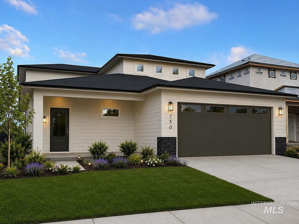 1st image of 684 S Cassandra Ave
