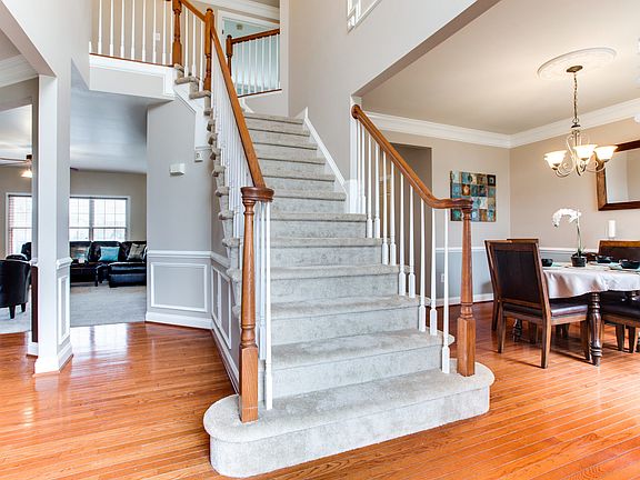 4th image of 5568 Carlton Oaks Pl