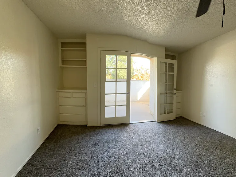 4527 W Providence Ave — Photo 12