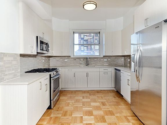5th image of 250 E 65th St APT 14A