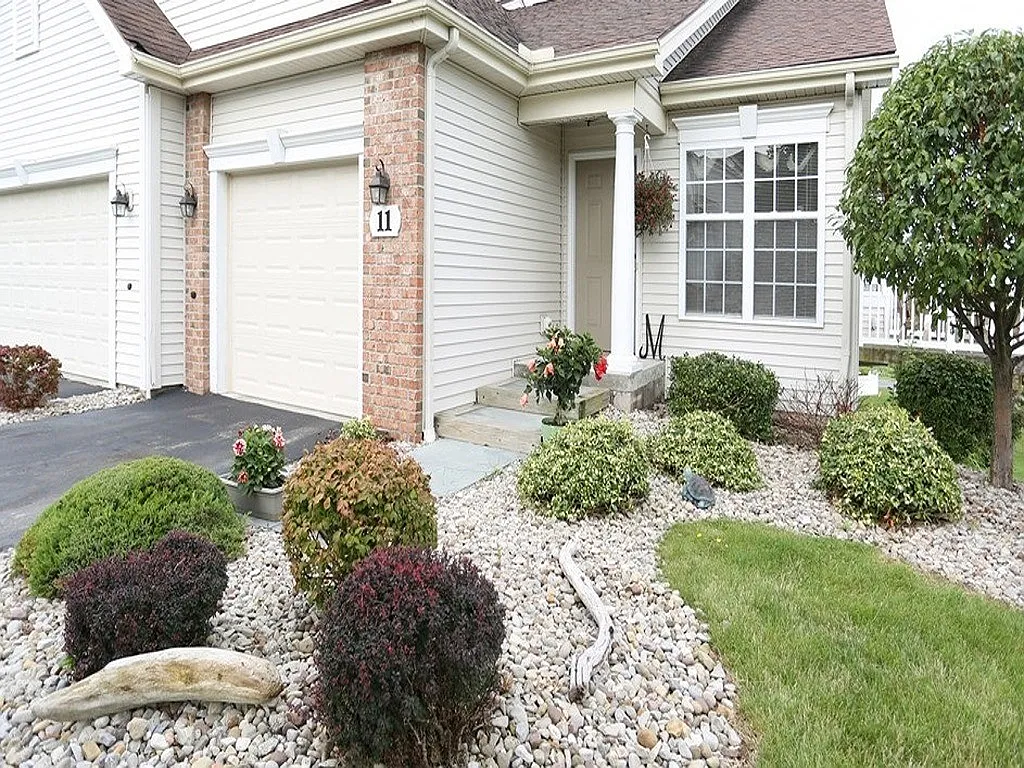 Waterview Townhouse Apartments — Photo 1