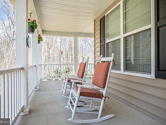 4th image of 89 Saint Michaels Ct
