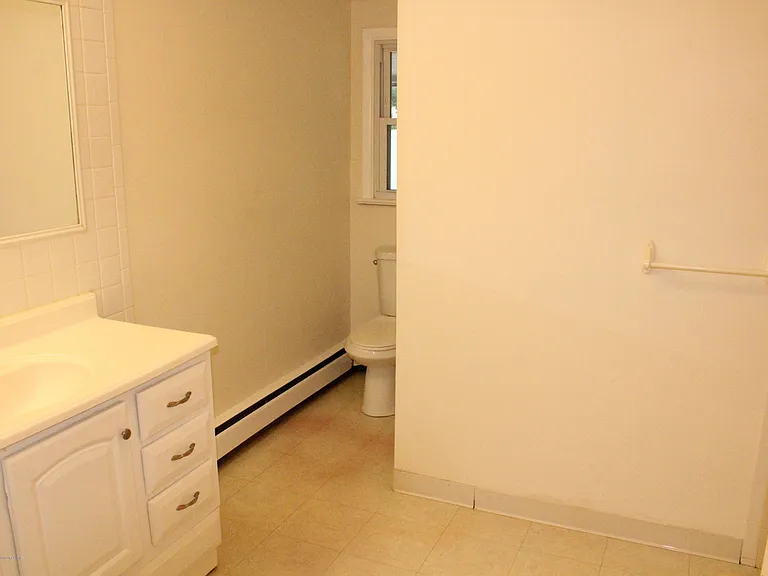 254 Admiral Ave — Photo 9