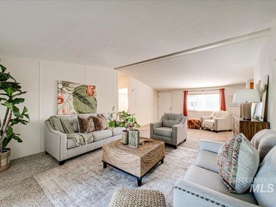 130 N Rainbow Dr, Boise, ID, 83713